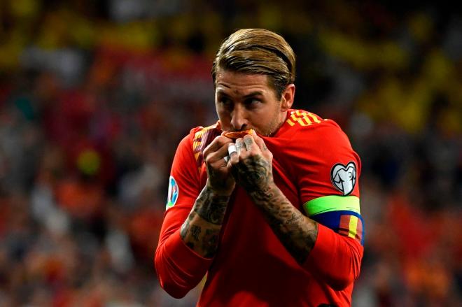 Ramos, celebrando su gol ante Suecia. (Foto: UEFA).