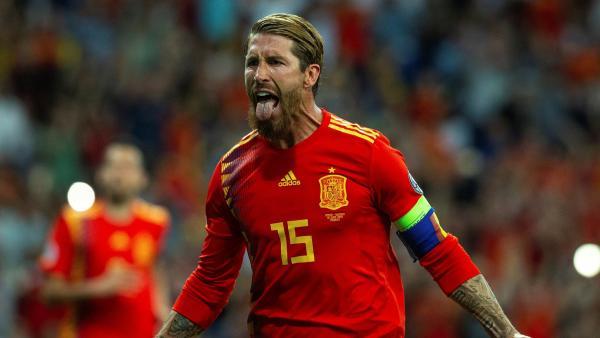 Ramos celebra un gol con la selección española (Foto: EFE).
