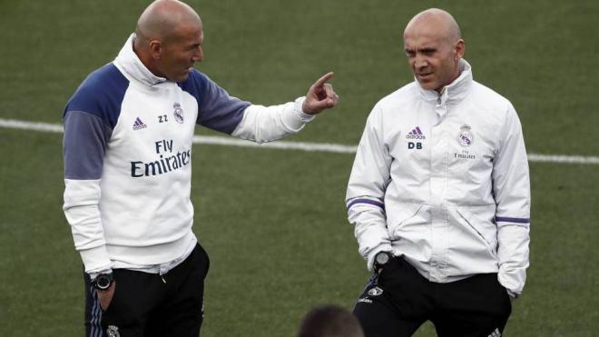 Zidane y Pintus, en un entrenamiento (Foto: EFE).