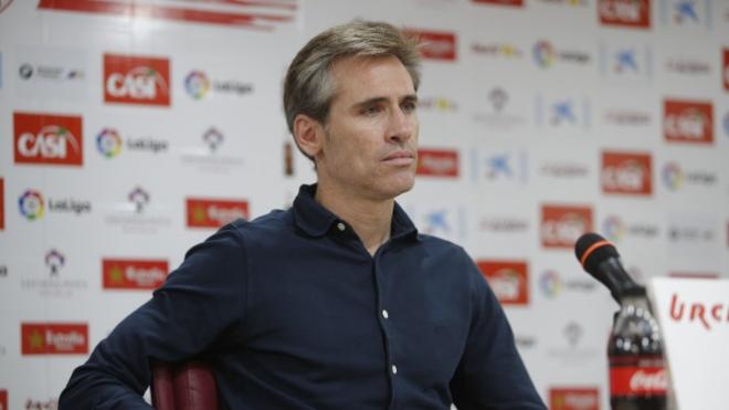 Corona rechazó seguir en el Almería, club que le ofrecía tres años de contrato, para venir al Valencia con César Sánchez.