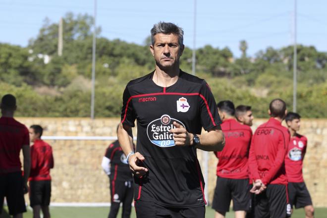 José Luis Martí, en el entrenamiento del Deportivo en Marbella (Foto: RCD).