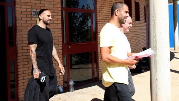 Raúl Bravo y Aranda salen de la cárcel de Zuera tras pagar su fianza (Foto: EFE).