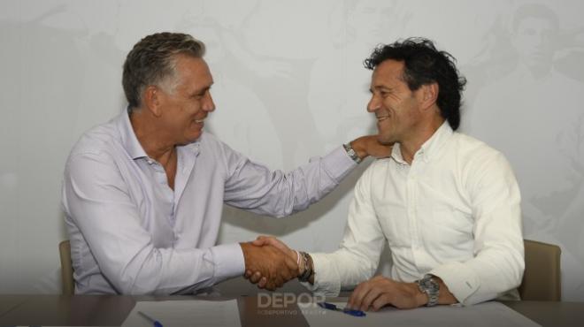 Paco Zas y Luisito tras la renovación del técnico del Fabril (Foto: RCD),