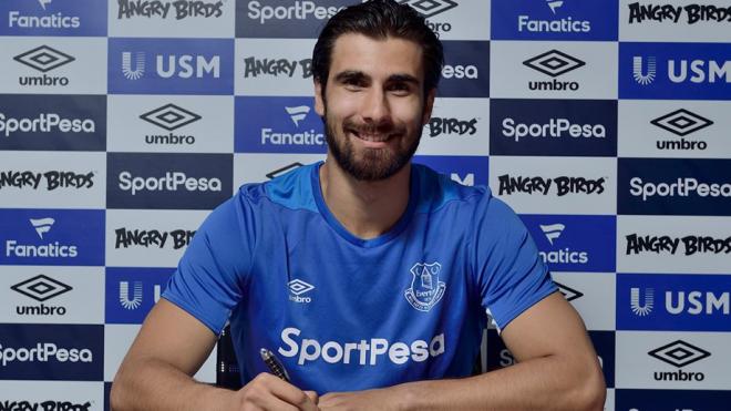 André Gomes firma su nuevo contrato con el Everton.