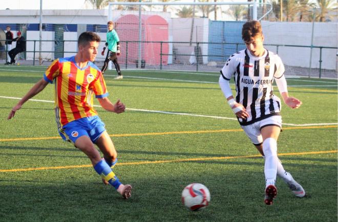 Álvaro Martínez, con el juvenil del Castellón.