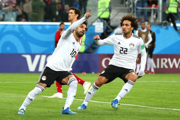 Mo Salah y Amir Warda celebran un gol de Egipto en el Mundial de Rusia 2018.