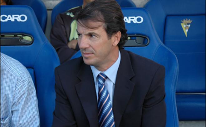 José González, entrenador del Cádiz aquella temporada.