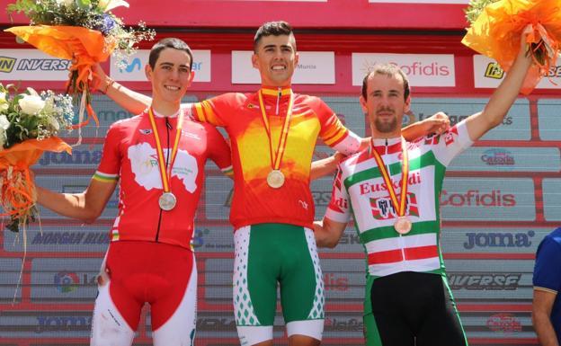 Carmelo Urbano, en lo más alto del podio (Foto: RFEC).