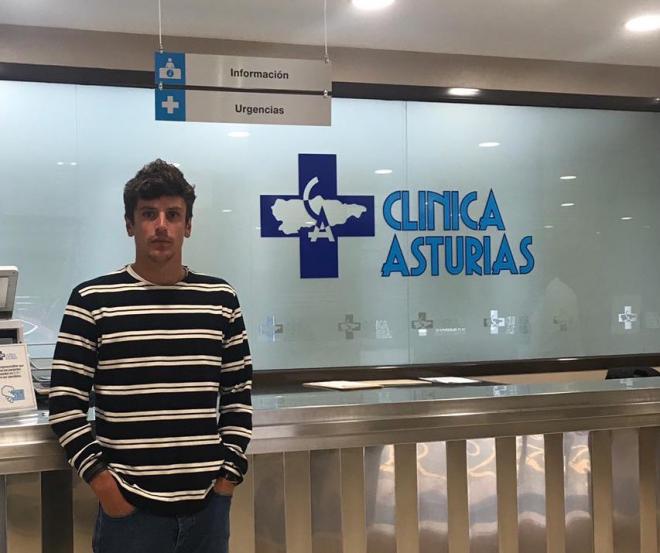 Marco Sangalli, tras pasar el reconocimiento médico con el Oviedo (Foto: RO).