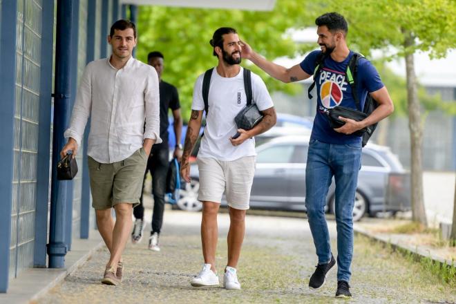 Casillas camina junto a sus compañeros en la vuelta a los entrenamientos.