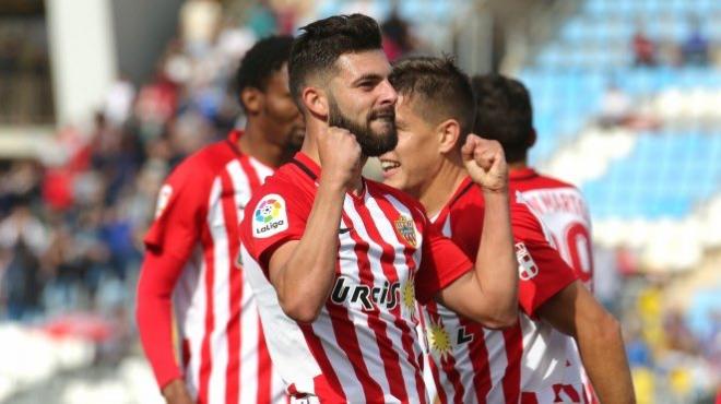 Luis Rioja, celebrando un gol con el Almería.