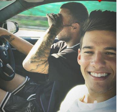 Santi Mina de vacaciones junto a Rubén Blanco