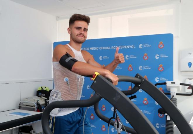 Óscar Melendo, durante las pruebas médicas (Foto: RCDE).