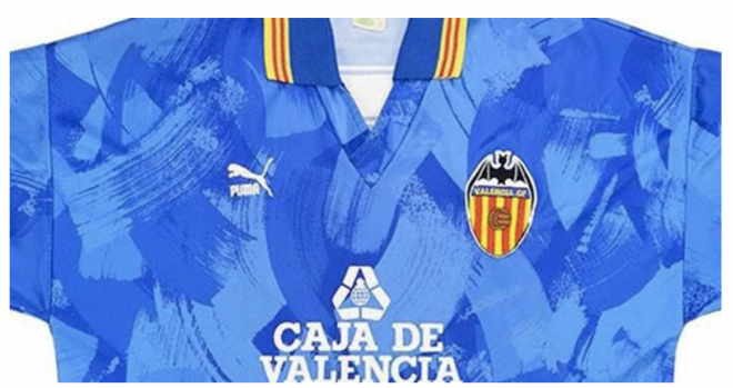 Antigua prenda del Valencia CF de los años 90.