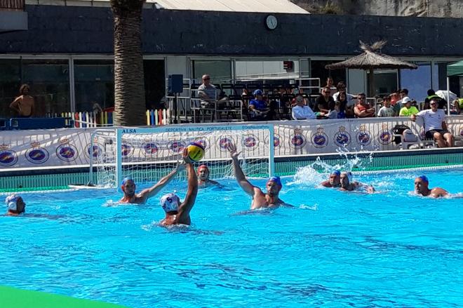 España ha ganado sus tres partidos en la piscina vizcaína (Foto: RFEN).