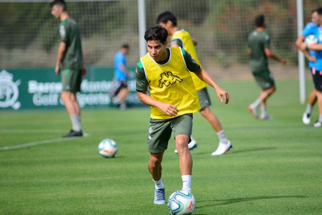 Diego Lainez, en un entrenamiento del Betis (Foto: Real Betis).