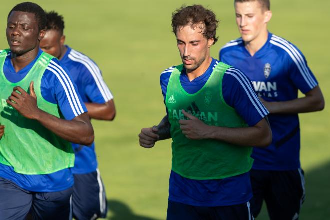 Íñigo Eguaras durante un entrenamiento de pretemporada del Real Zaragoza (Foto: Daniel Marzo).