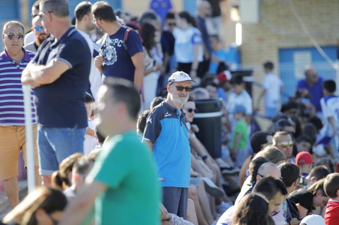 Aficionados del Real Zaragoza durante la primera sesión de la pretemporada (Foto: Dani Marzo).