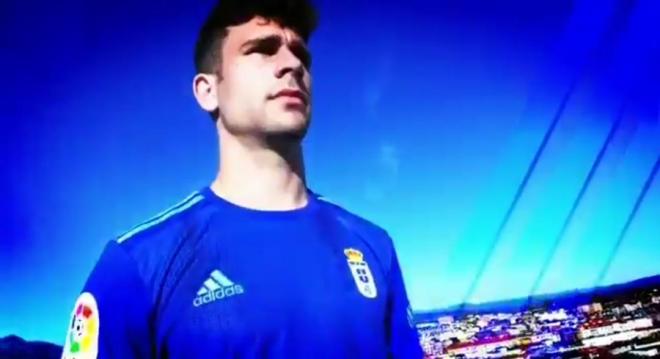 Imagen del vídeo del Real Oviedo en el que presenta su equipación.