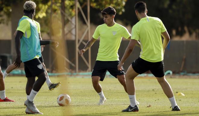 Juan Cruz, durante el entrenamiento (Foto: Málaga CF).
