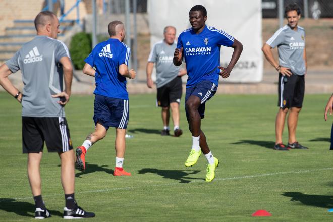 Bikoro durante un entrenamiento de pretemporada del Real Zaragoza (Foto: Daniel Marzo).