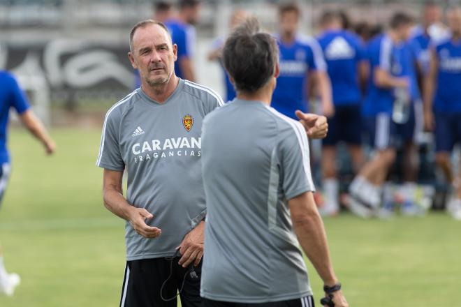 Víctor Fernández durante un entrenamiento de pretemporada del Real Zaragoza (Foto: Daniel Marzo).