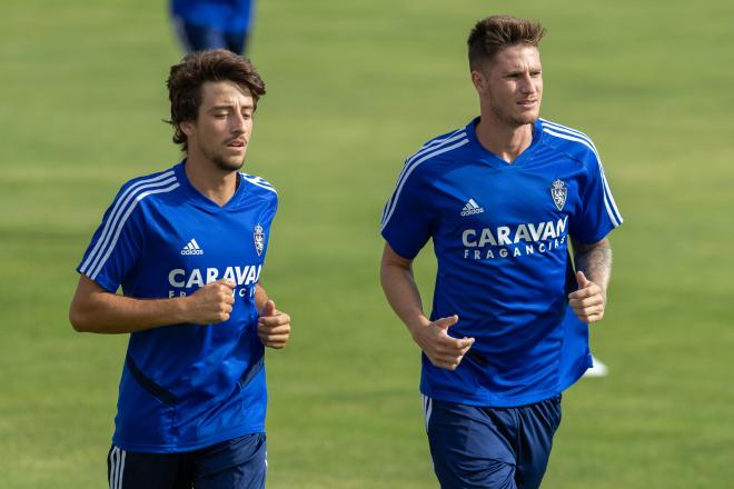 Vigaray y Delmás durante un entrenamiento de pretemporada del Real Zaragoza (Foto: Daniel Marzo).