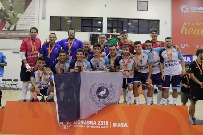Los campeones celebrando el título en Coimbra en 2018.