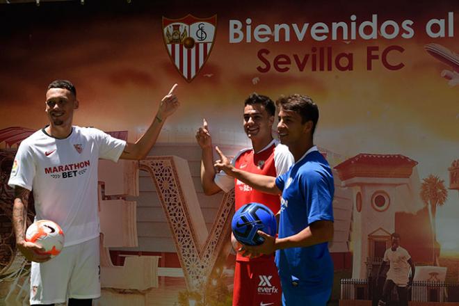 Presentación de Óliver Torres, Lucas Ocampos y Sergio Reguilón con el Sevilla (Foto: Kiko Hurtado).