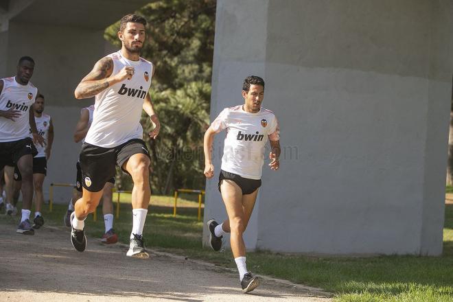 Parejo, durante un entrenamiento de pretemporada. (Foto: Valencia CF)