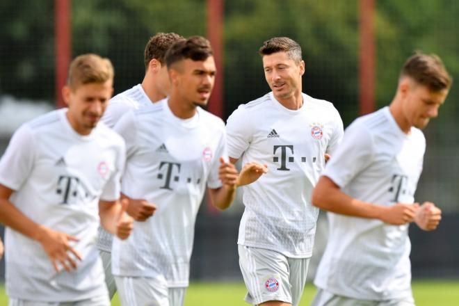 Los jugadores del Bayern, durante su preparación para un partido de Bundesliga.