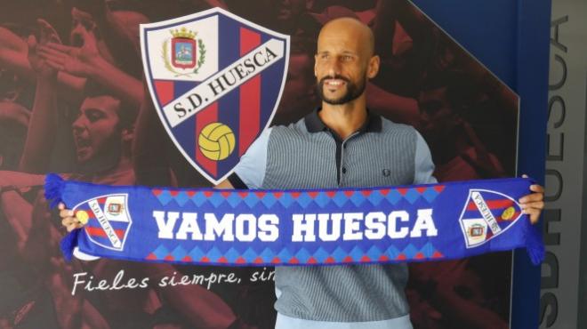 Mikel Rico en su presentación con la SD Huesca tras regresar en 2019 (Foto: SD Huesca).