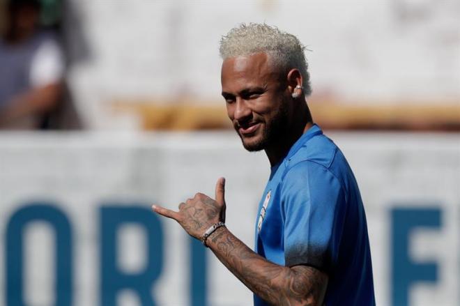 Neymar, que sonó para el Real Madrid, en una sesión con Brasil el pasado verano.