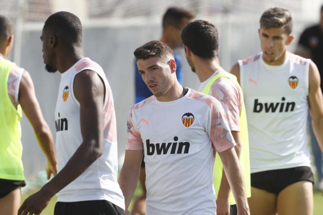 Manu Vallejo, durante un entrenamiento con el Valencia (Foto: David González).