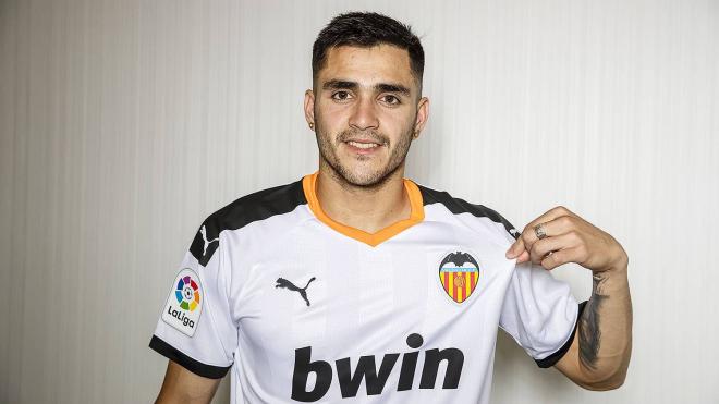 Maxi Gómez, orgulloso de jugar en el Valencia CF