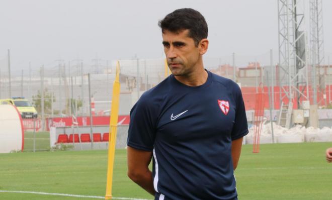 Gallardo, entrenando al Sevilla Atlético (Foto: Kiko Hurtado).