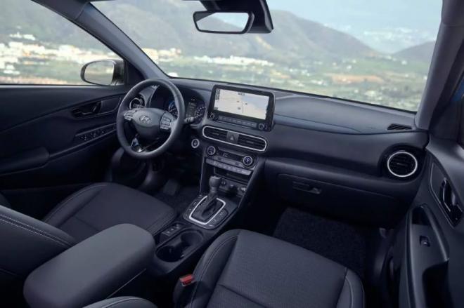 Hyundai Kona Hybrid interior