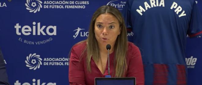 María Pry en su presentación como nueva entrenadora del Levante Femenino.