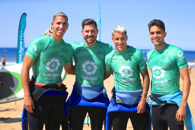 Varios jugadores del Betis se pasan al surf por un día (Foto: LaLiga).