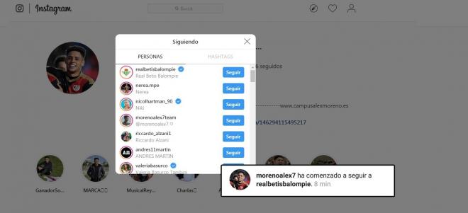 Álex Moreno sigue al Betis en Instagram.