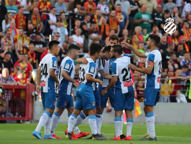 Los jugadores del Espanyol celebrando un gol ante el Lens en pretemporada (Vía RCD Espanyol).