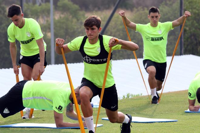 Alejandro Mula, en un entrenamiento del Málaga CF.