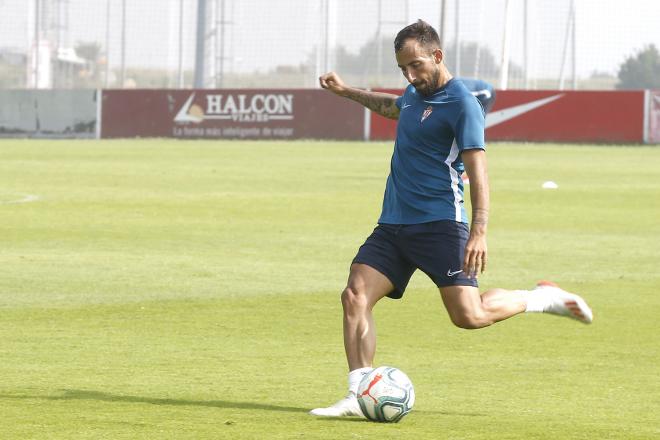 Aitor García en un entrenamiento de esta pretemporada (Foto: Luis Manso).