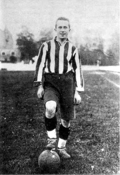 Félix Sesumaga Ugarte, de Lamiako, fue un futbolista internacional del Arenas y el Athletic Club.