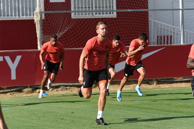 De Jong, en un entrenamiento del Sevilla (Foto: Kiko Hurtado).