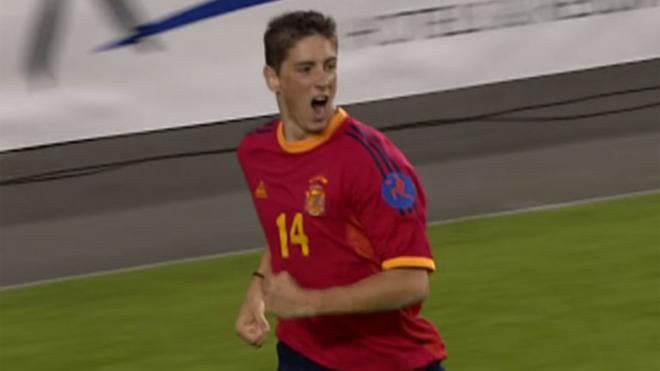 Fernando Torres celebra su gol en el Europeo sub 19 de 2002.