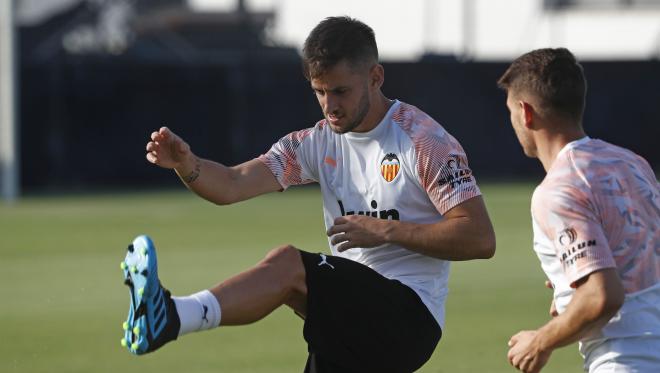 Medrán se ejercita durante la pretemporada del Valencia CF (Foto: David González)
