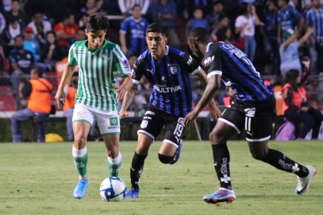 Diego Lainez, en el duelo de pretemporada ante el Querétaro (Foto: Real Betis).