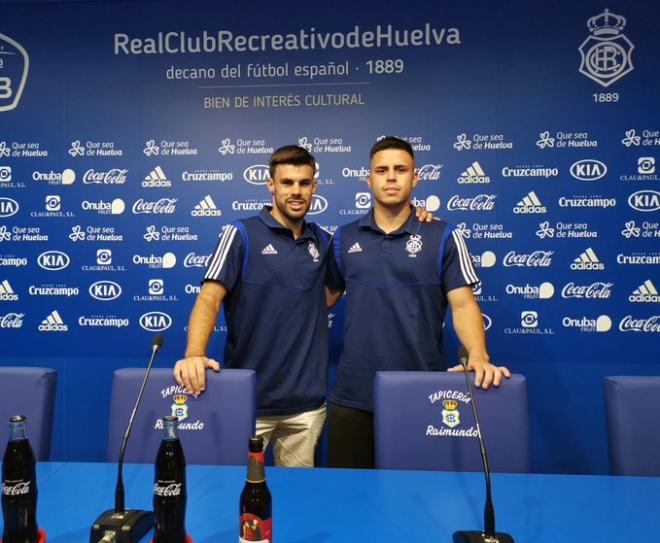 Cera y Quezada en su presentación. (@recreoficial)