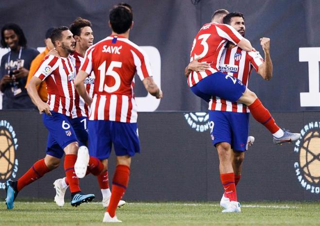 Diego Costa celebra uno de los goles en el derbi de pretemporada.
